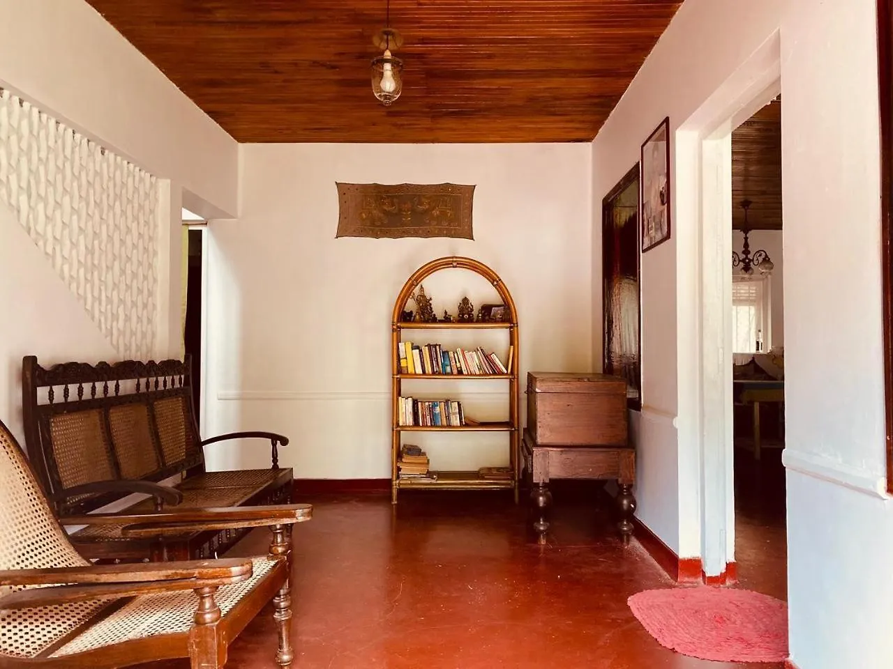 No 06 Veediya Bandara Lane Bahirawakanda Kandy 0*,